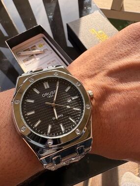Men's Black Dial Silver Bracelet Quartz Watch